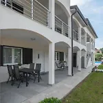 1 Bedroom Awesome In Novas Vas *