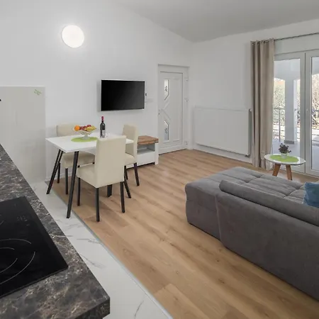 Apartment 1 Bedroom Lovely In Novas Vas *