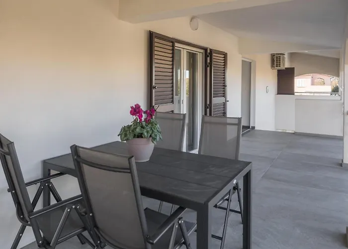 1 Bedroom Lovely In Novas Vas Apartman *