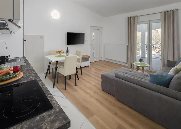 Apartman 1 Bedroom Lovely In Novas Vas *