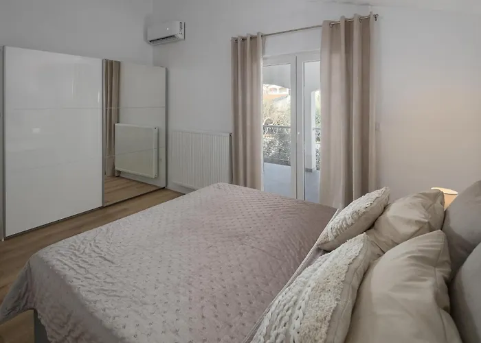 1 Bedroom Lovely In Novas Vas Nova Vas