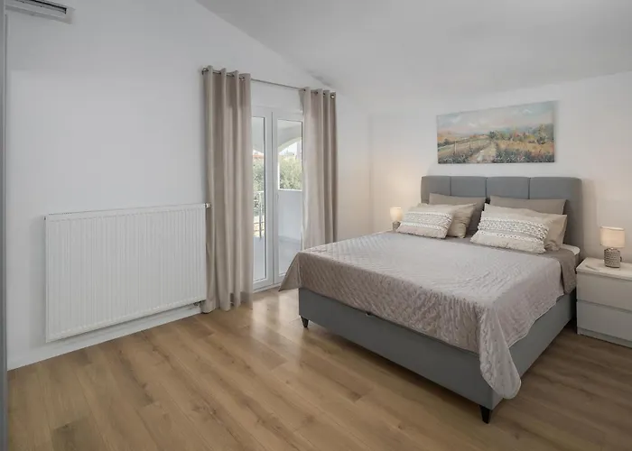 Apartman 1 Bedroom Lovely In Novas Vas *